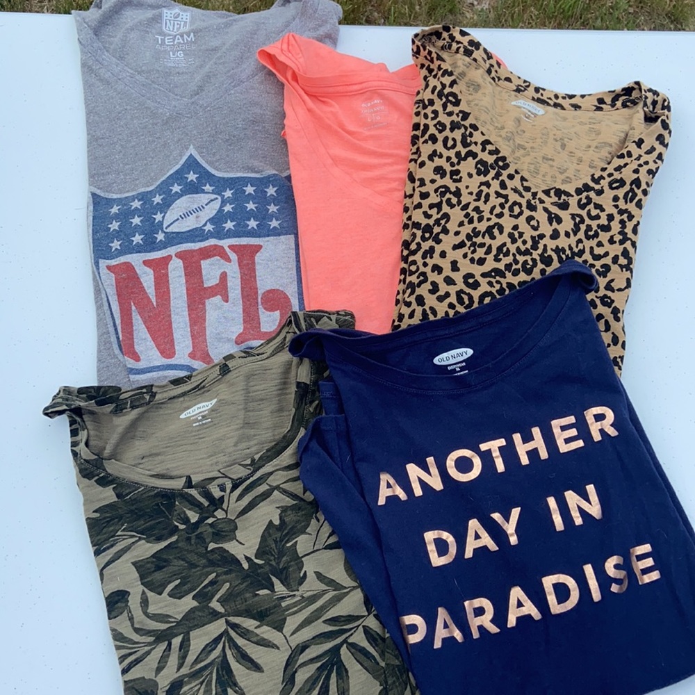 Bundle of Woman’s Old Navy Tees L/XL